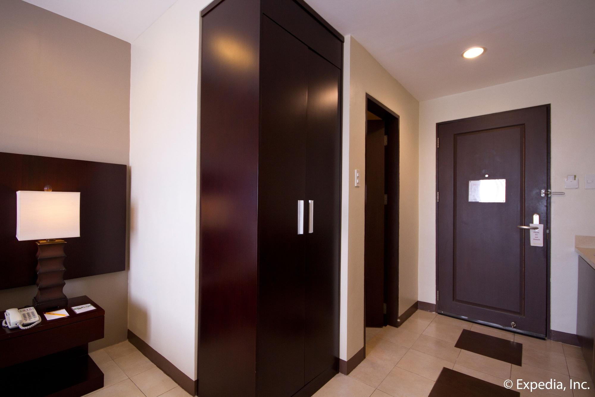 Alpa City Suites Hotel Cebu Dış mekan fotoğraf